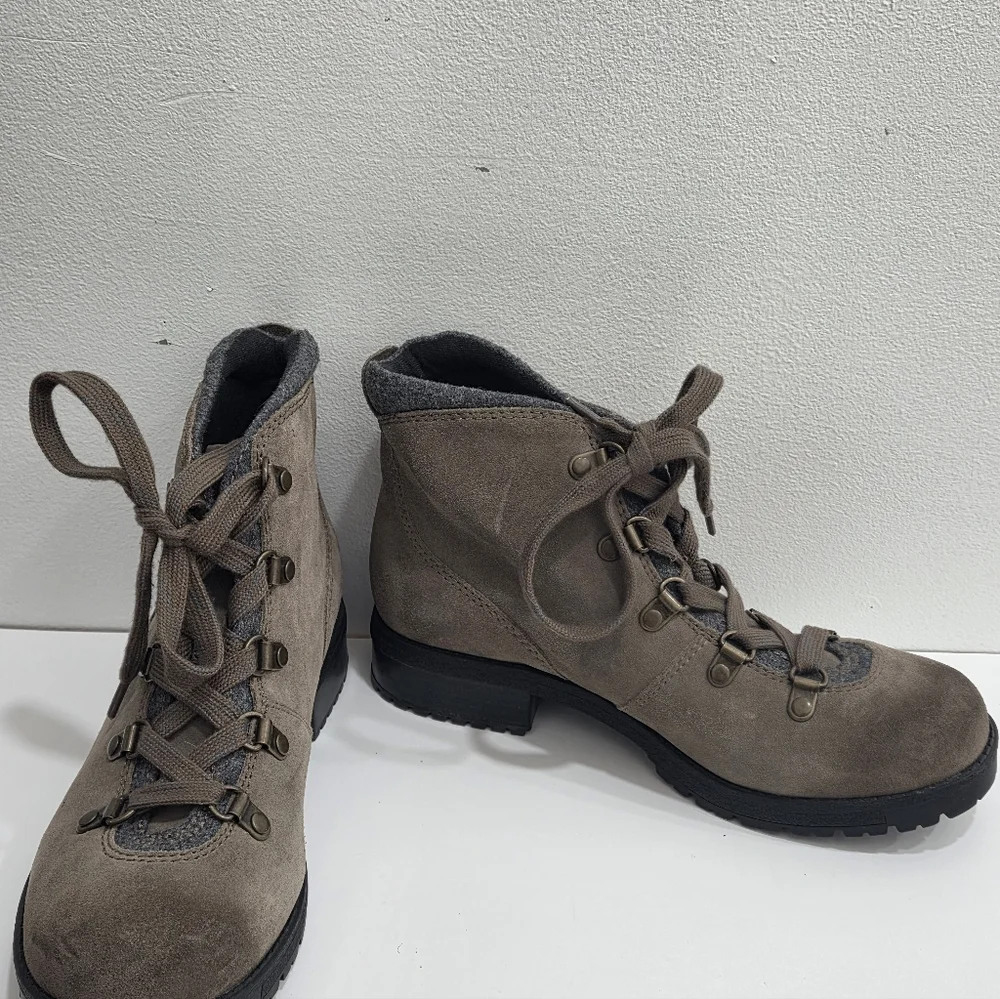 Clarks Women's Faralyn Alpha Blue Grey Suede Lace Up Hiking Boots Size 7